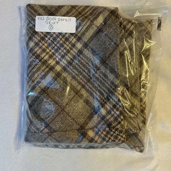 Vicki Dolls Plaid Pencil Skirt with Slit - Picture 8 of 8